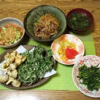 Snapdishの料理写真:アボカドキムチ納豆・すき煮・ほうれん草と舞茸のお味噌汁・レタスとにんじんのマリネ・春菊の胡麻和え・春菊と足長なめこの天ぷら|美也子さん