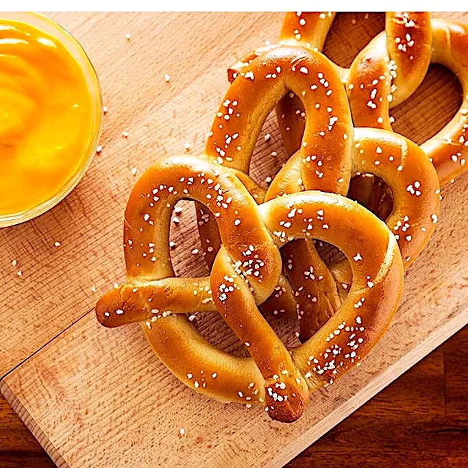 Pretzels and cheese #pretzelsandcheese #pretzels|🌺IAnneさん