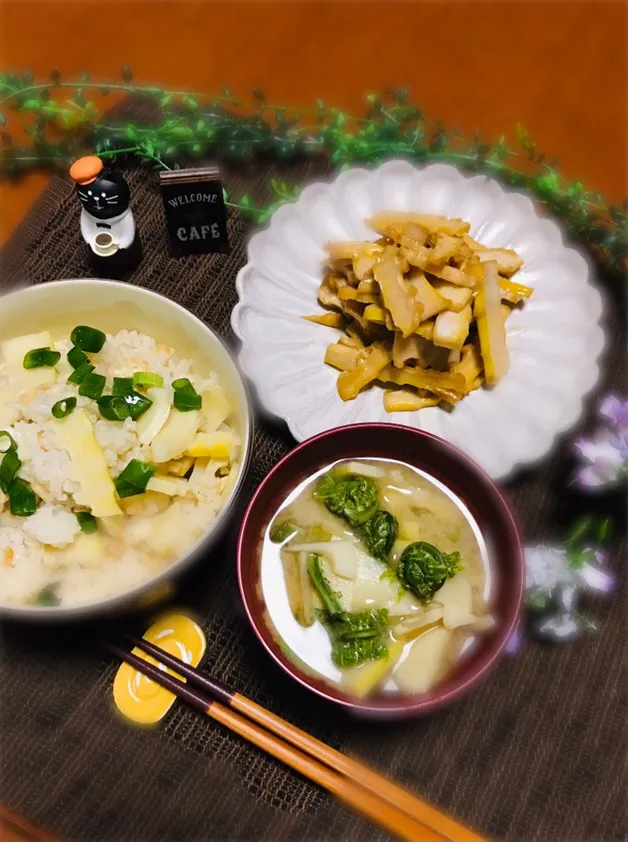 Snapdishの料理写真:筍の炊き込みご飯、筍の味噌汁、筍の煮物😋💓|バシュランさん