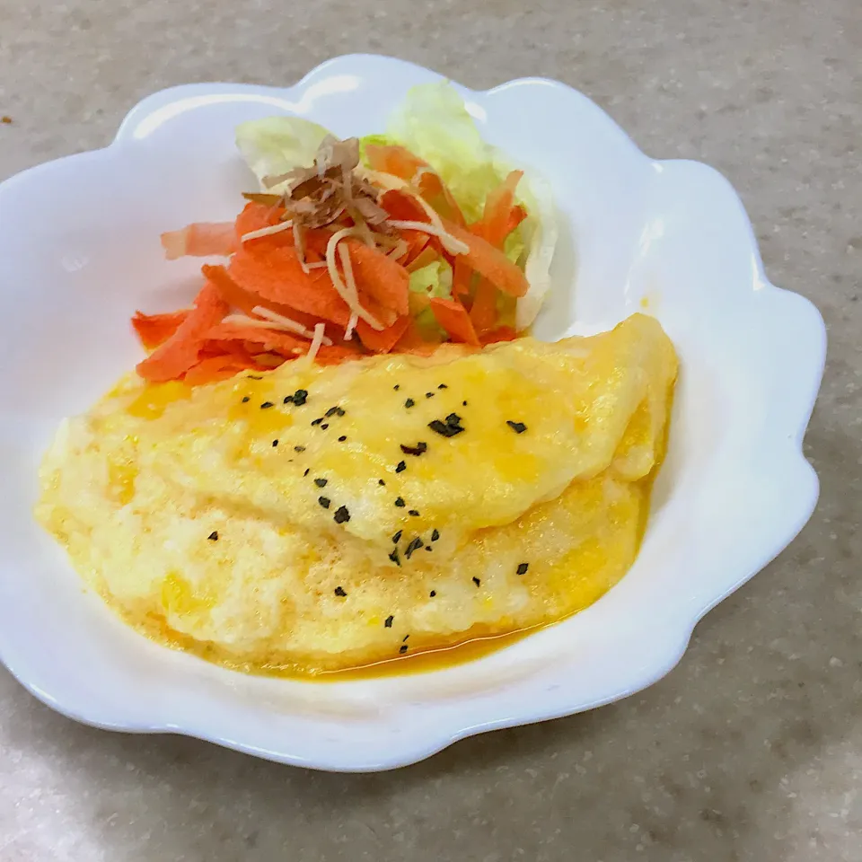 野菜サラダに鰹節🐟をトッピング☺️|ミーさん