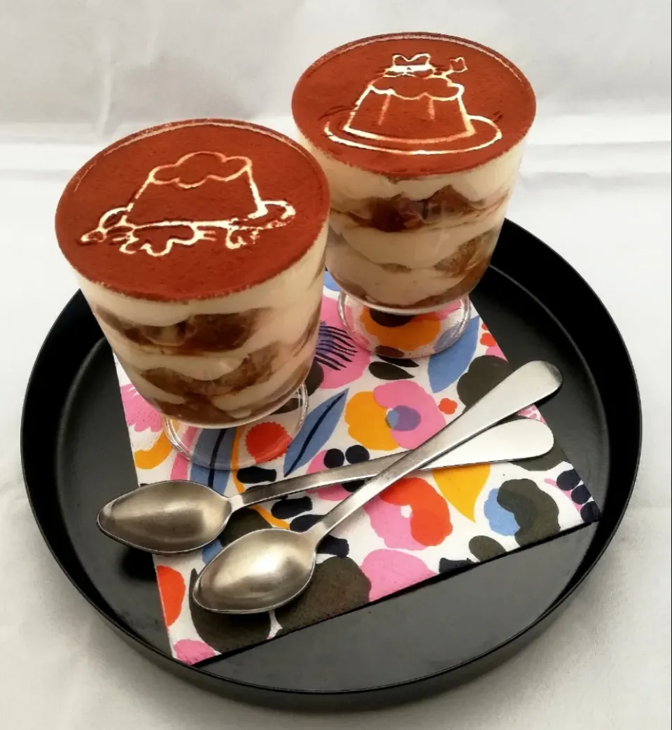 マルカルポーネにbigプッチンプリンと生クリームを混ぜてラムを効かせた大人のティラミスにしてみました♡

キャッToshlプリン🍮ティラミス|みずたま　こさん