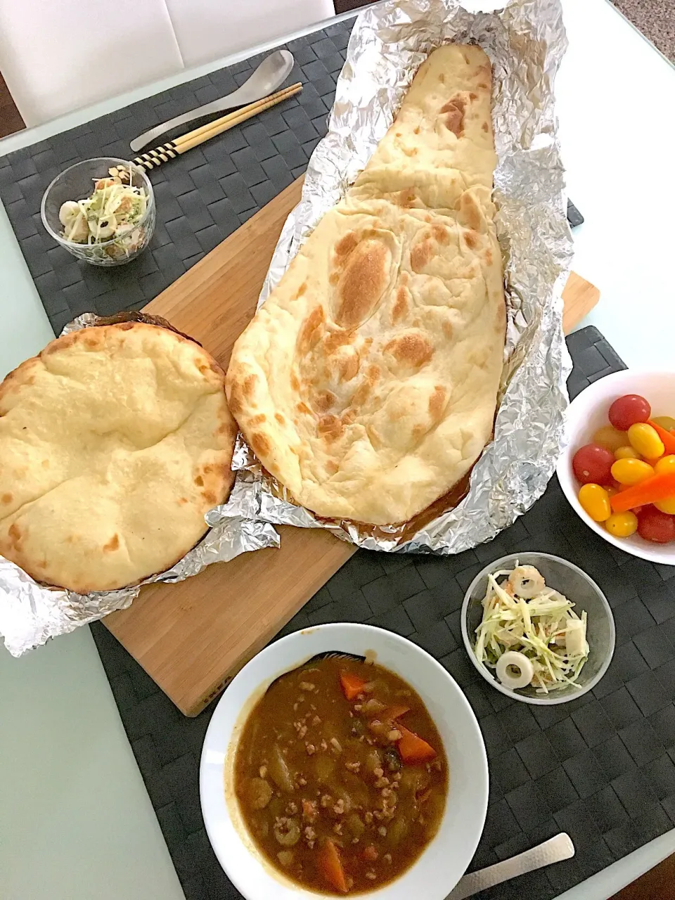 贅沢ランチ
特大ナン&チーズinナン

カレーは自家製
ナンは行きつけのインドカレー屋さんのナン

#昨日のカレーアレンジ
#チーズinナン
#GWのお家ランチ
#楽しいランチ|okazuさん