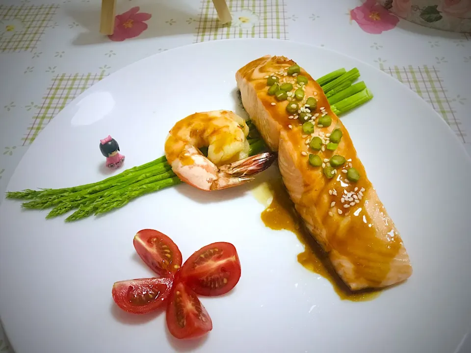 Low calorie food - Grill Salmon|Ae+ Patchaさん