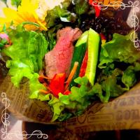 ローストビーフとマリネ野菜のブーケサラダ