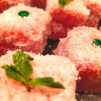 strawberry lamington|Hemant Suranaさん