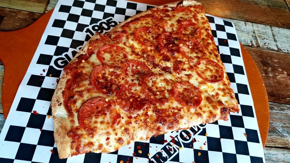 pepperoni pizza|steven z.y.さん