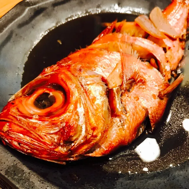 金目鯛の煮付け🐟
フライパンに魚が入らず大きな鍋出してきて煮ました
金目鯛 美味い😋
#金目鯛
#金目鯛の煮付け|あお♡あおさん