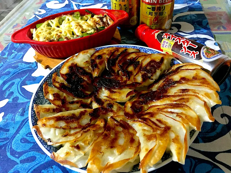 手作り野菜餃子も
オイスターソースで味付け🥟|Emiさん