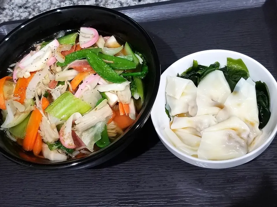 Snapdishの料理写真:野菜たっぷりチャンポン麺
冷やしワンタン|あぁちゃんさん