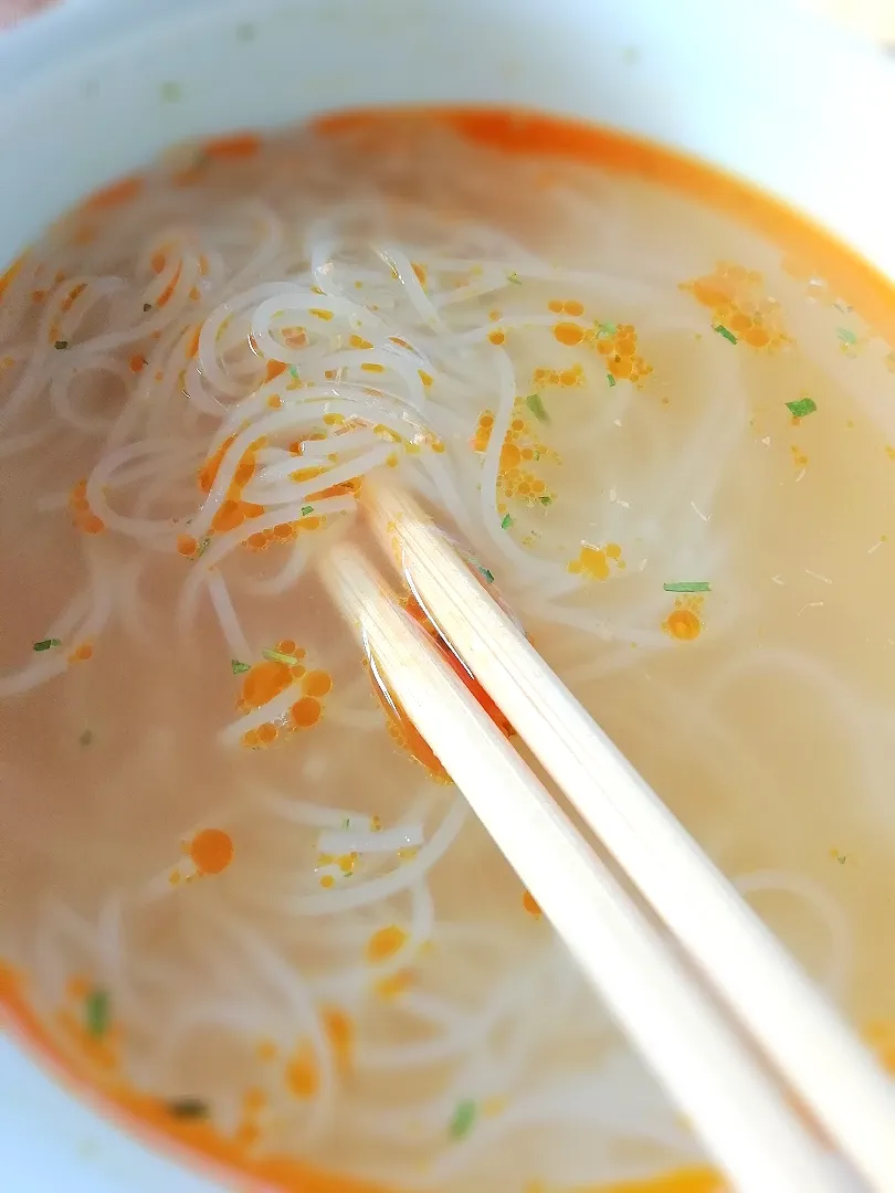 🇻🇳ブン入り🇹🇭トムヤム味スープ|エスニックナーサーンさん