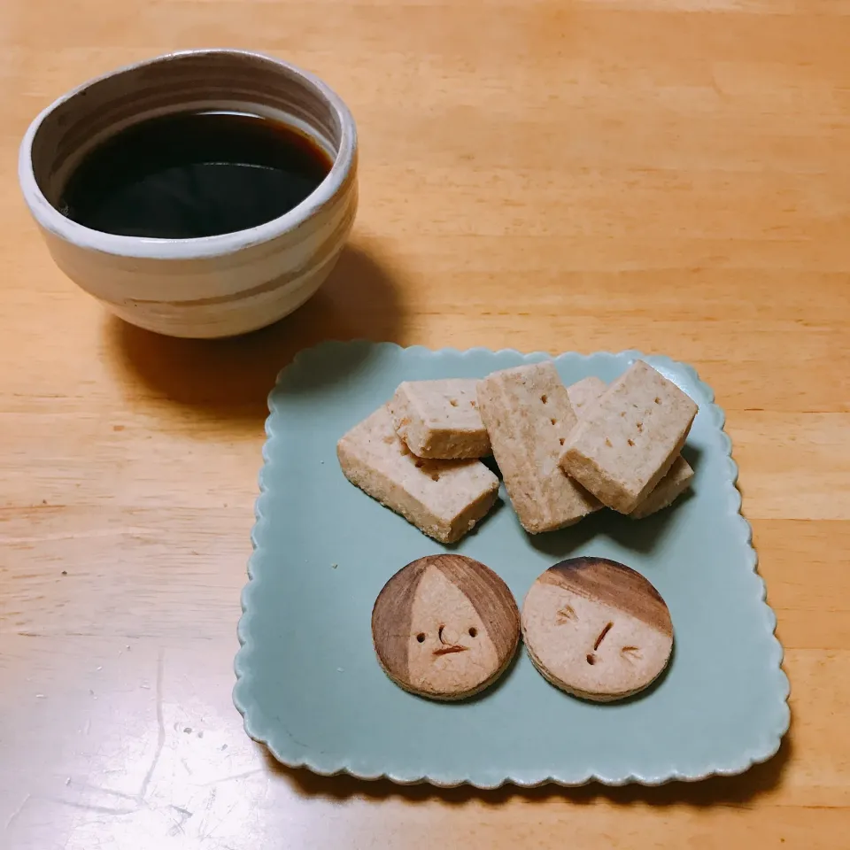 全粒粉のショートブレッド🍪                                                 お顔のクッキー👧🏻👶🏻|ちゃみこさん