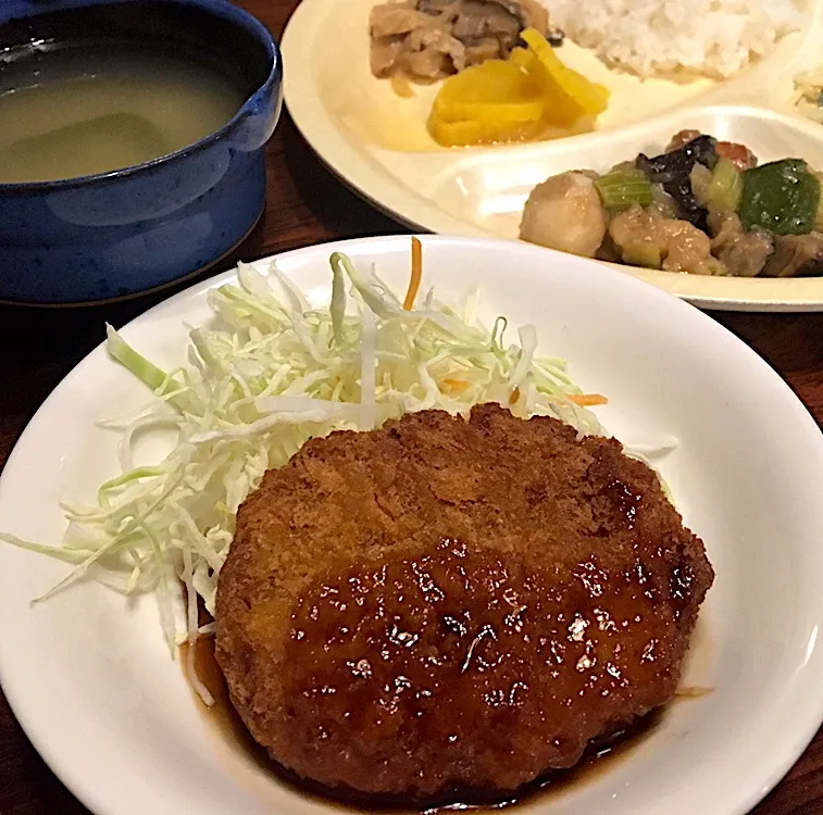 晩ごはん⭐️⭐️🔆
かぼちゃコロッケ  中華風炒め煮  切り干し大根煮  スパサラダ  沢庵  みそ汁|ぽんたさん