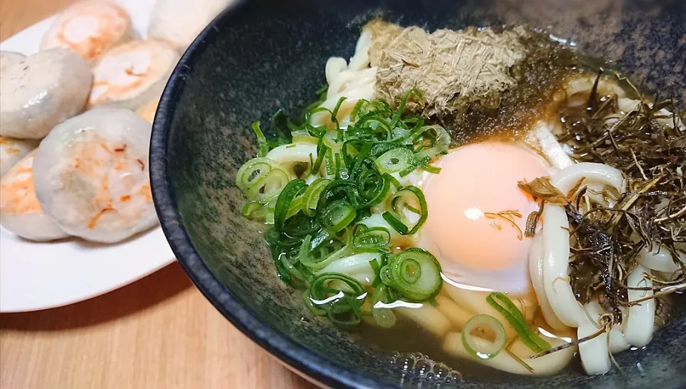 とろろ納豆昆布月見うどん
えび韮都まんじゅう（旦那様が買ってきた冷凍の）|やっちさん