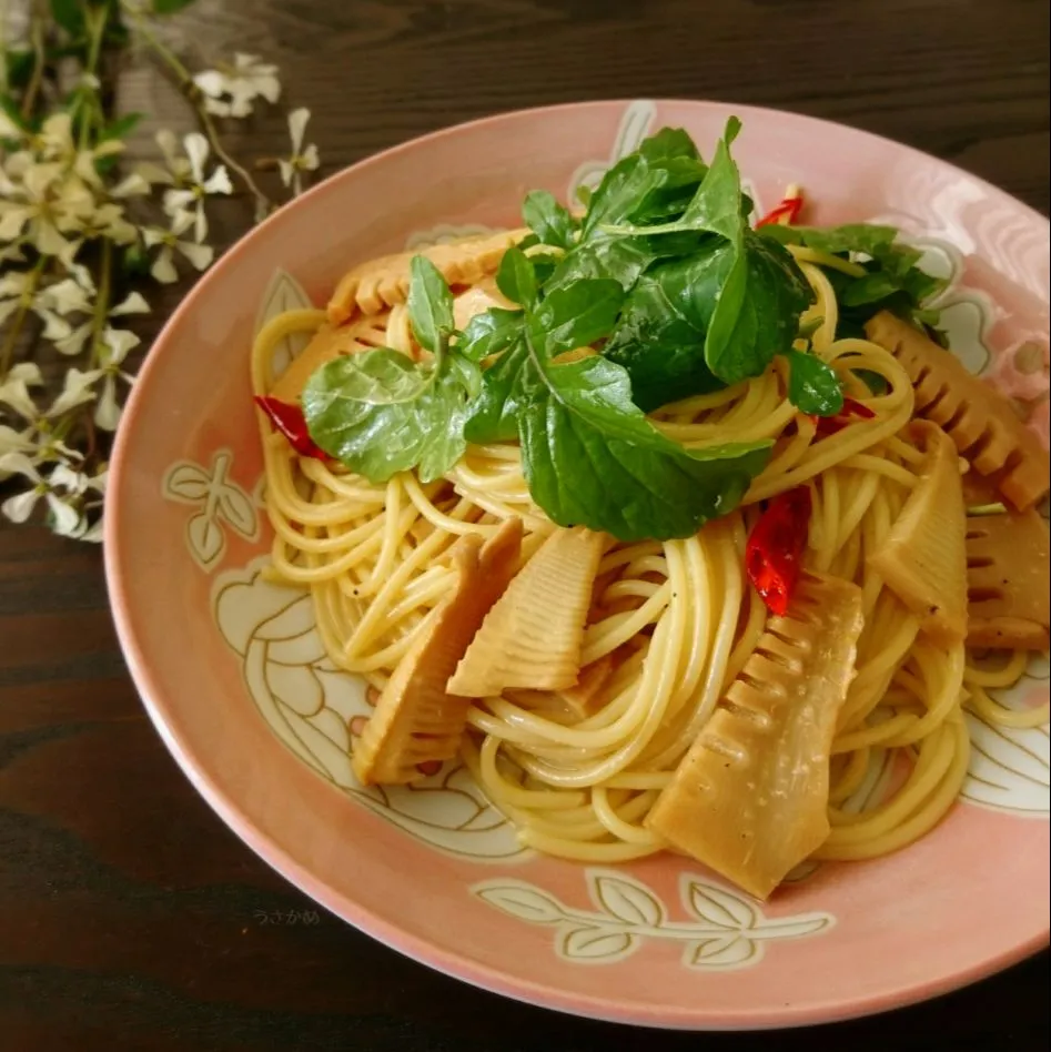 Snapdishの料理写真:ゆっこさんの和風筍ペペロン♪パスタで|うさかめさん