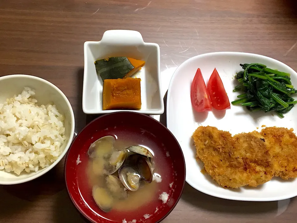 ヒレカツ ほうれん草の胡麻和え あさりの味噌汁 かぼちゃの煮物|おさむん17さん