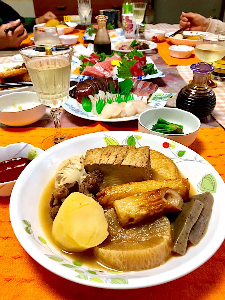 Snapdishの料理写真:関東炊き  お刺身  お義父さんのほうれん草のおひたし|くっきいママさん