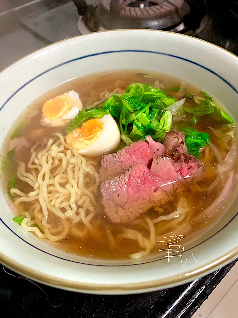 ロゼに焼いた牛とサラダ菜のラーメン。2019.4。|FU-TEN 古原貴大さん