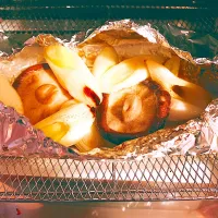 Snapdishの料理写真:椎茸とネギのホイル焼き🍄🥬
醤油バター味|くまきちさん