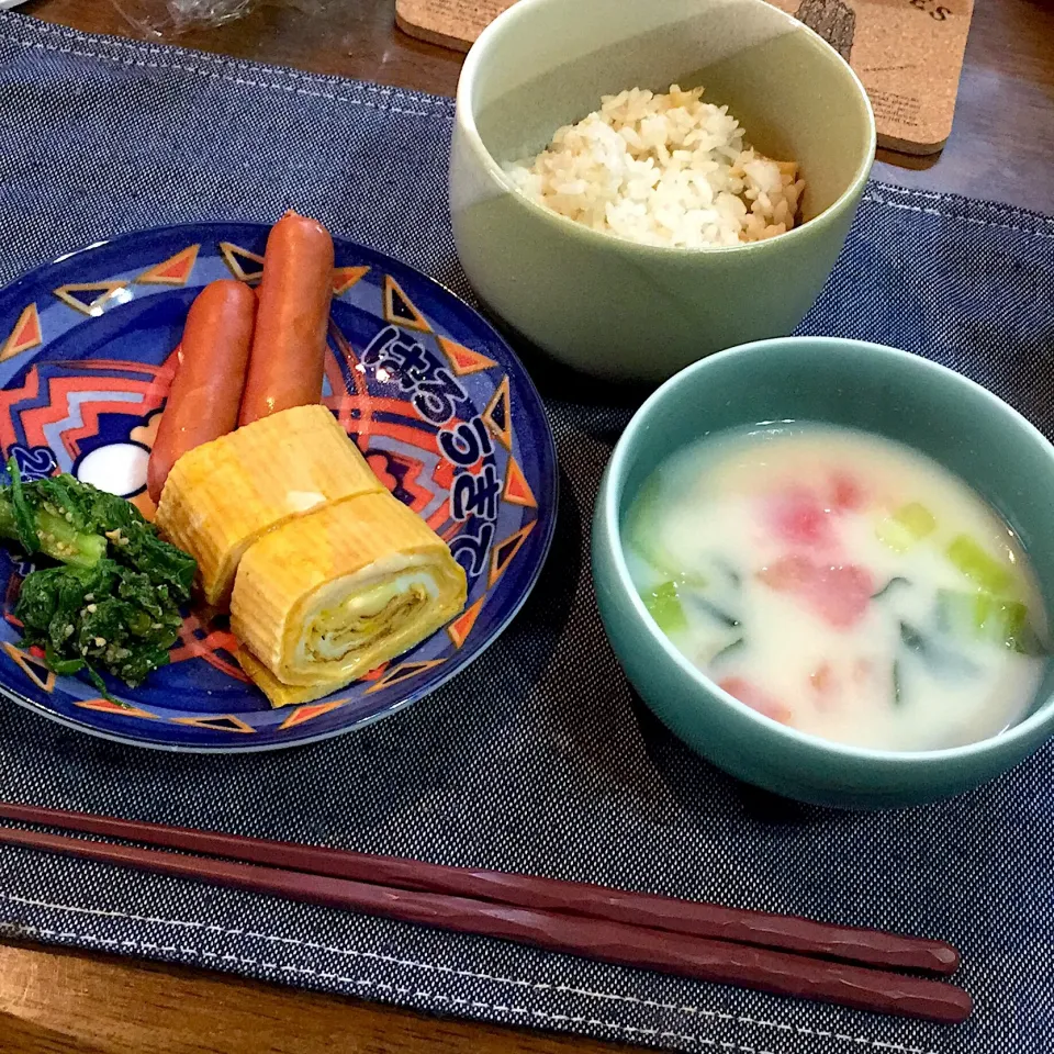 Snapdishの料理写真:たけのこご飯とミルク味噌汁|もえさん