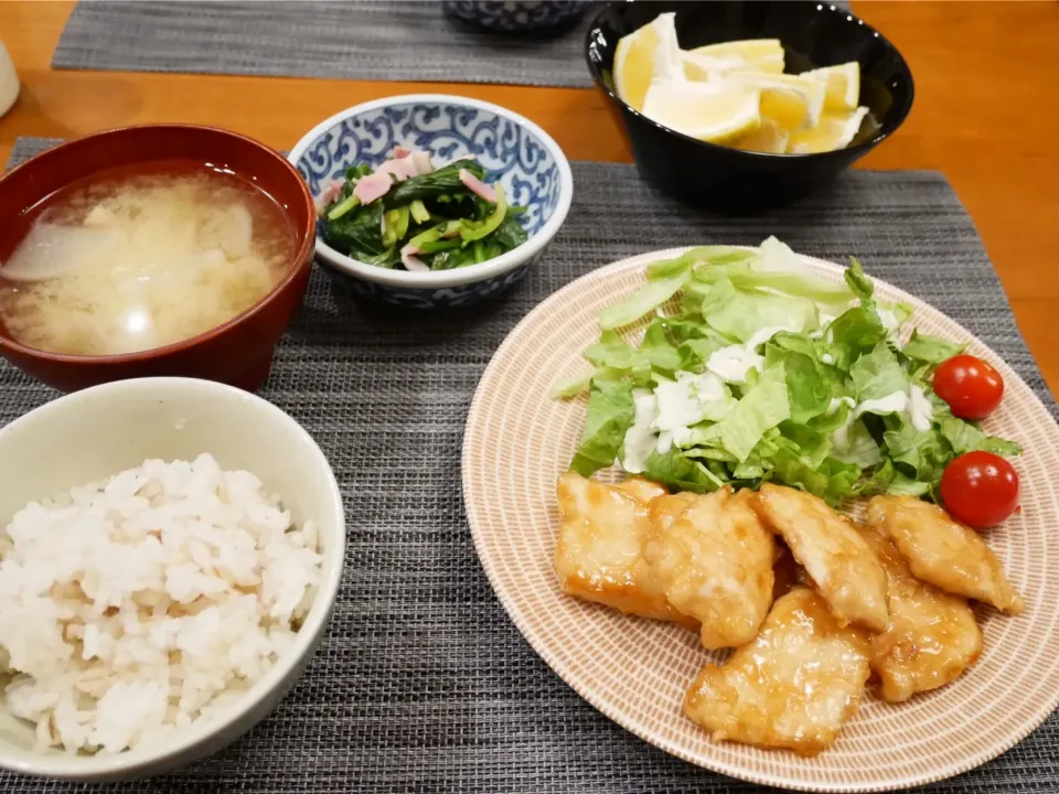 Snapdishの料理写真:19/04/29 夕飯♪ 鷄ムネ肉の生姜焼き|ikukoさん