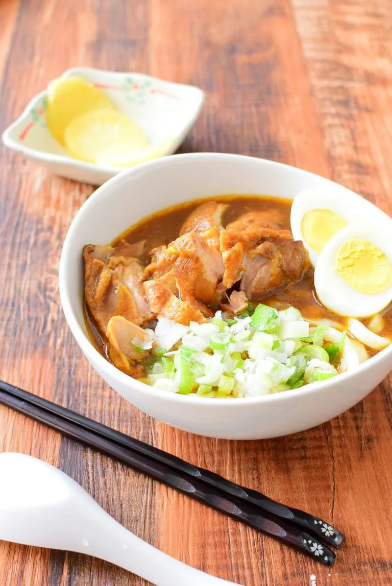 圧力鍋でやわやわ！鶏ももチャーシューのせカレーうどんのレシピ|アマイモノ・クウ蔵さん