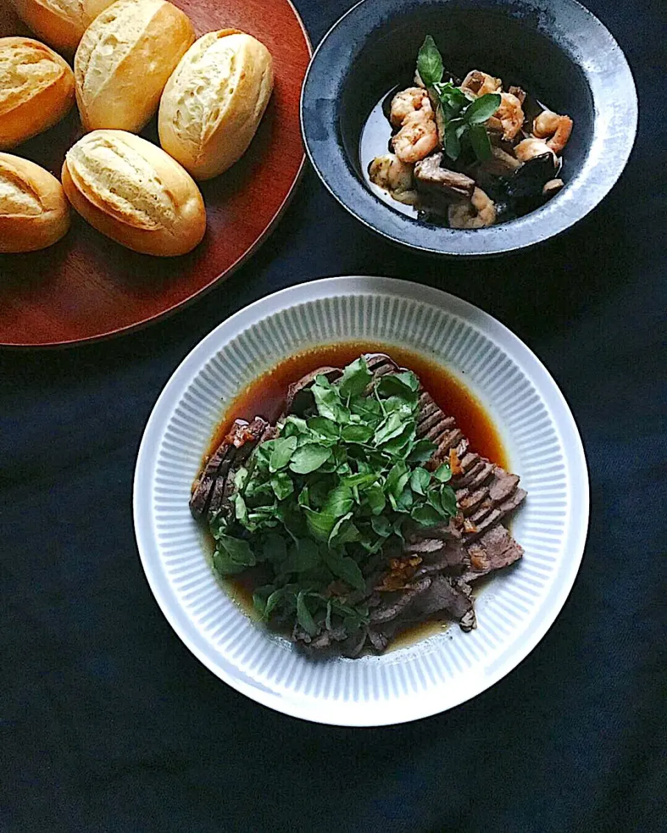 フライパンで簡単ローストビーフ
簡単アヒージョ|〜かもねぎポン酢食堂〜TOMOEさん