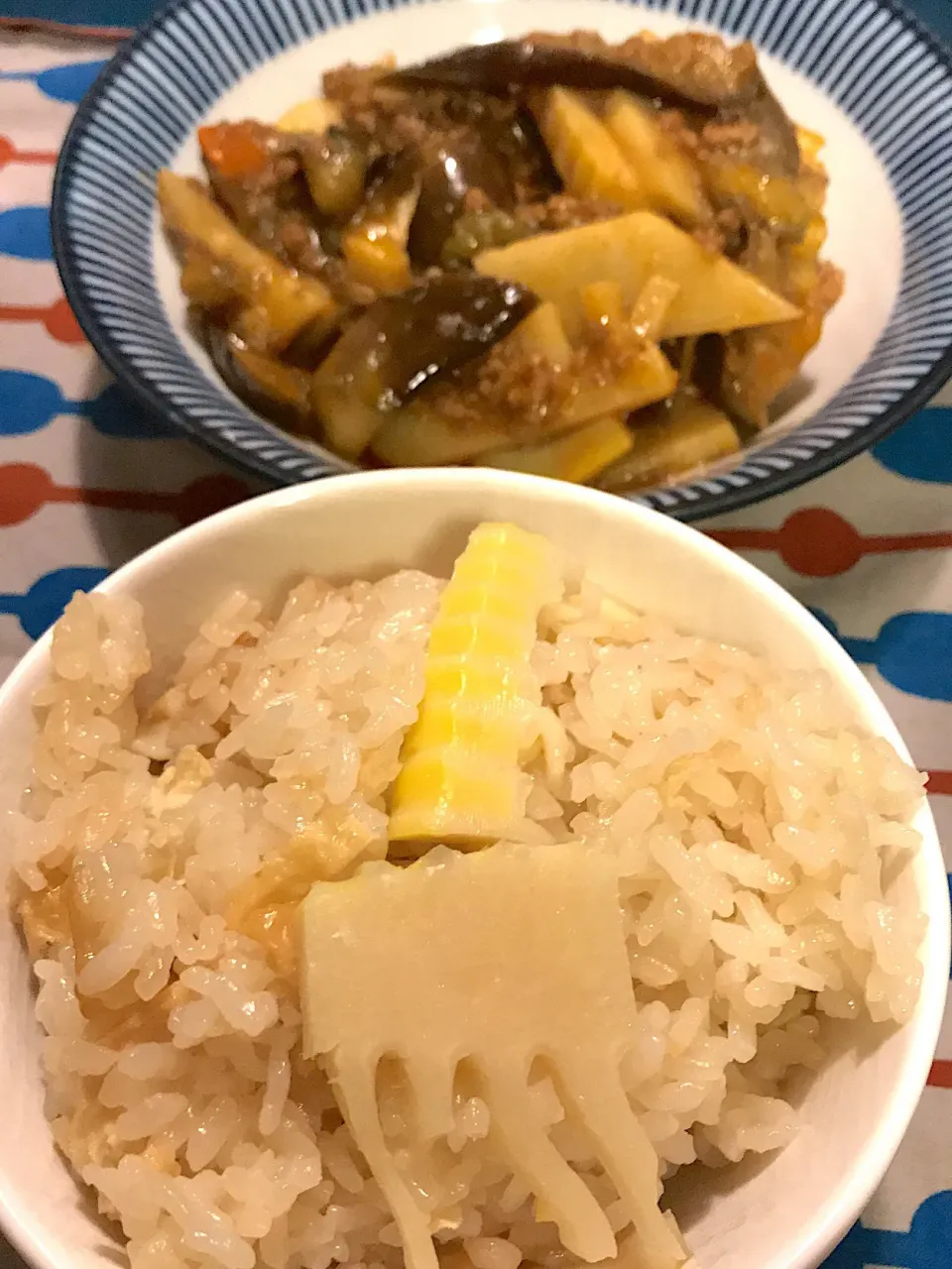 タケノコご飯&タケノコとナスのピリ辛炒め|トモさん