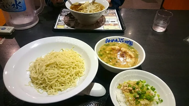 豚そばつけ麺🎵と豚めし😉|ひろみさん