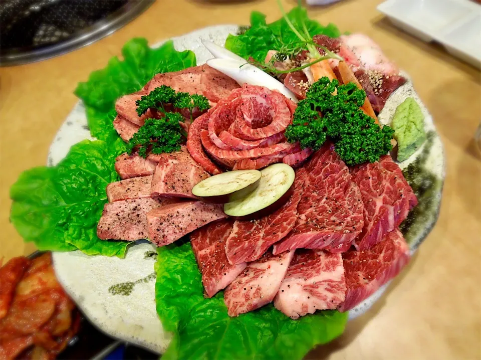 Snapdishの料理写真:レモン汁や山葵醤油で頂く 飛騨牛中心のお肉|Takeshi  Nagakiさん