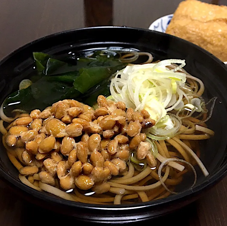 朝ごはん☀️☀️🔆断酒19日目
納豆そば  いなり寿司|ぽんたさん