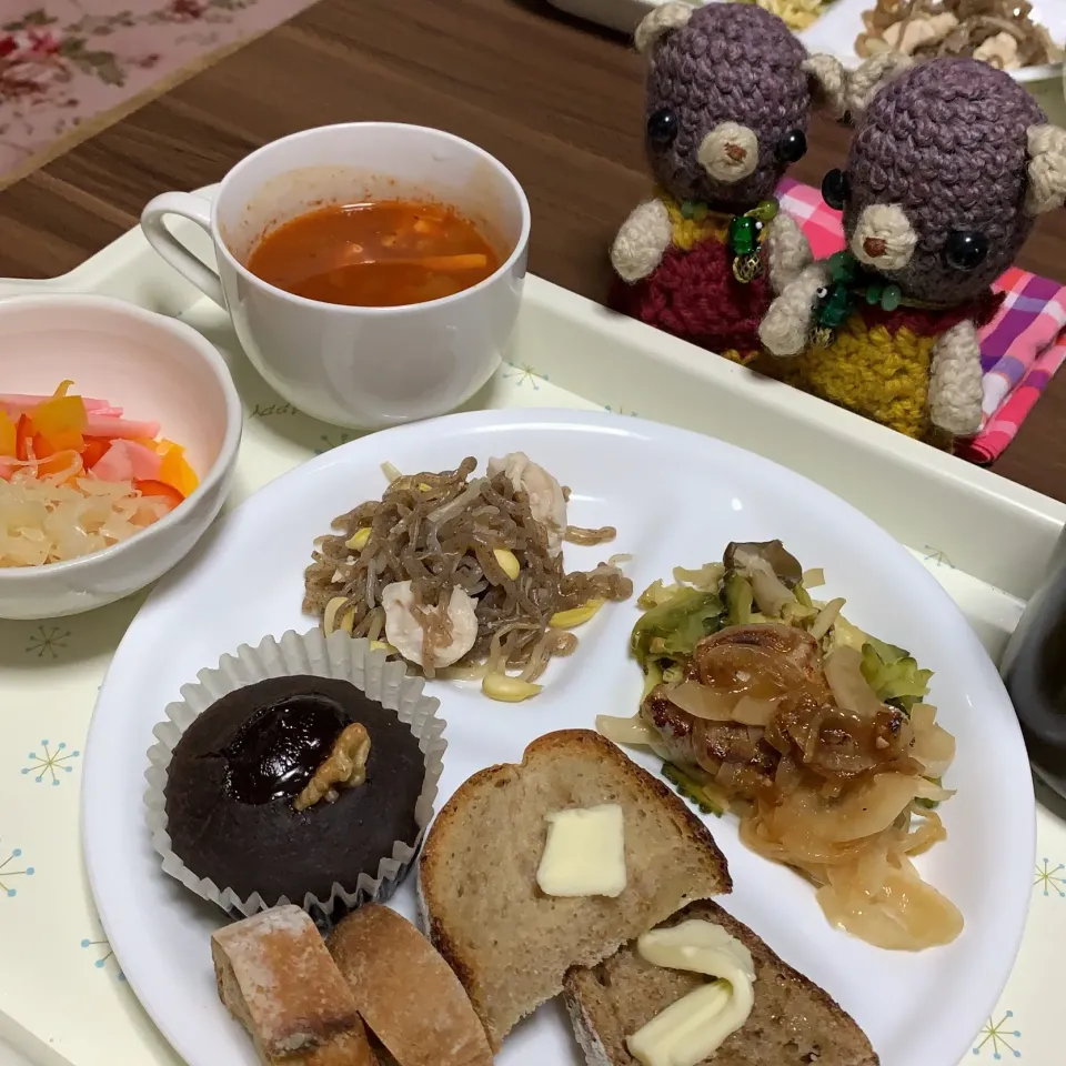 Snapdishの料理写真:バラエティブレッド状態朝ごぱん（╹◡╹）|chagashiさん