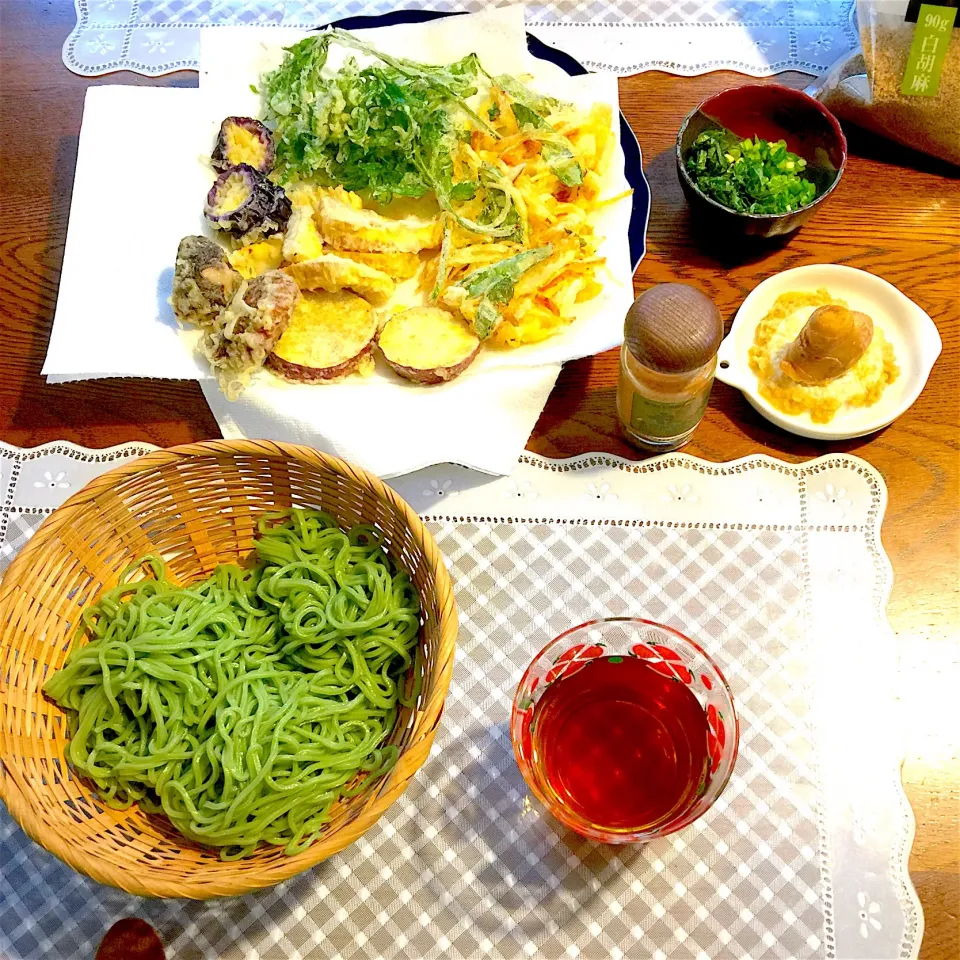 抹茶うどんでザルうどん、天ぷら|yakinasuさん