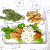 銀鮭のムニエル タルタルソース添え
タラの芽天ぷら
フライドポテト
