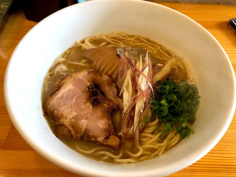 ムール貝のラーメン|しのぶさん