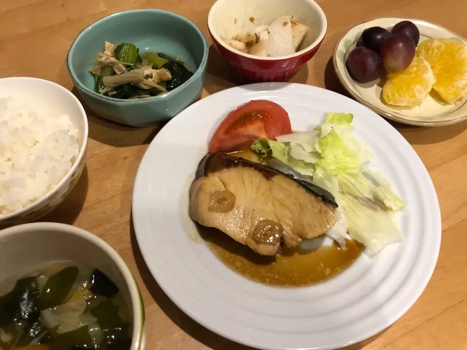 Snapdishの料理写真:ブリのガーリックレモン醤油☆|Natsuki Ishikawaさん