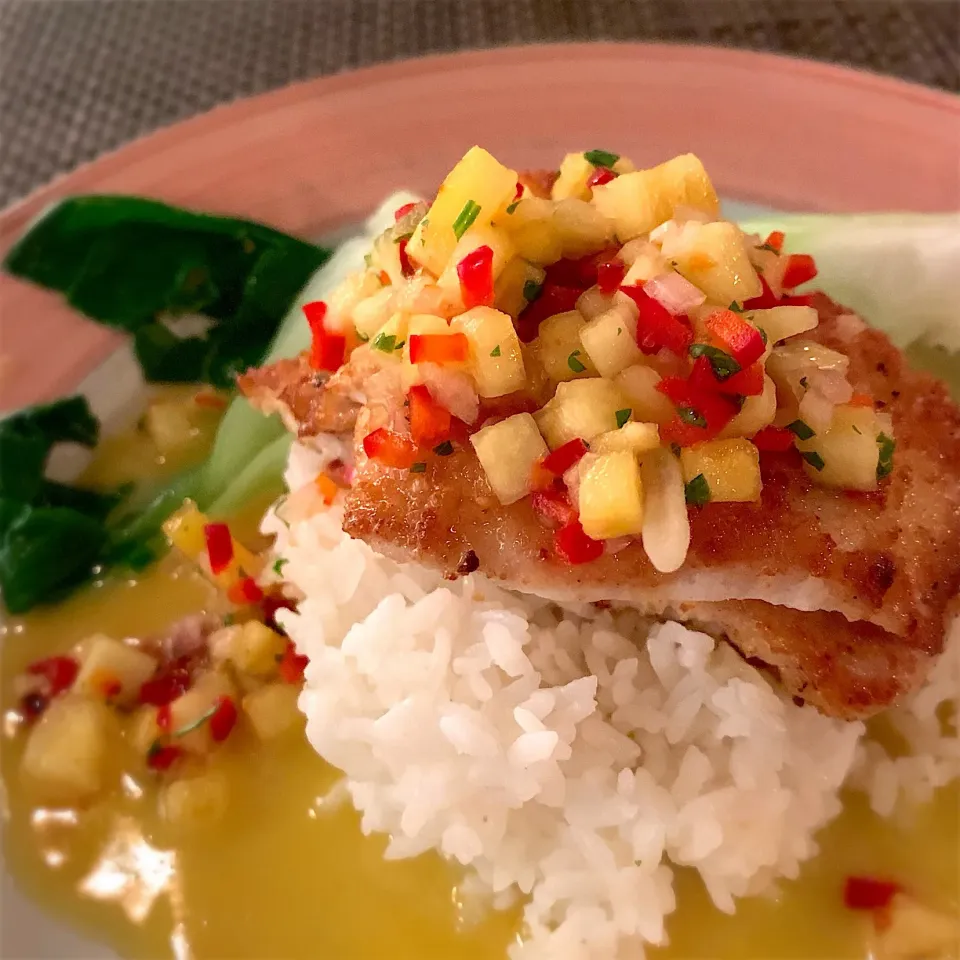 Snapdishの料理写真:Macadamia Nut Crusted Mahi|Junya Tanakaさん