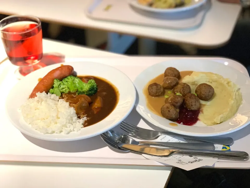 Snapdishの料理写真:【外食】某ホームセンターのカレーとミートボール|僕にカ、カレヱを……さん