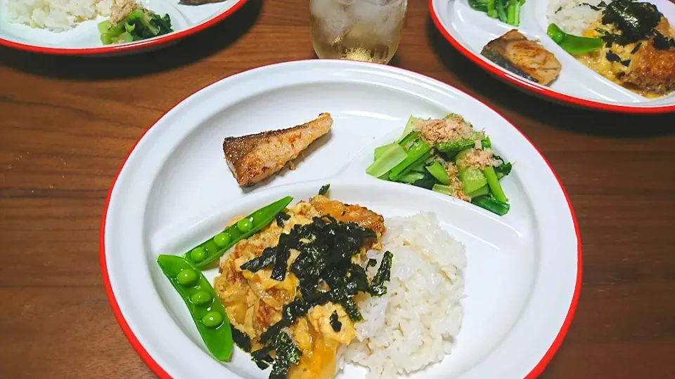 チキンカツの卵とじと、ぶりのバター醤油ソテー|はるさん