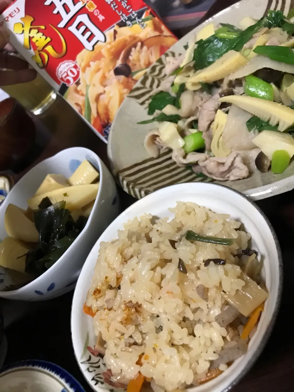 Snapdishの料理写真:5月2日晩ご飯。掘って来た筍おかずたちと、いただいた五目釜めし。ヤマモリさん、snap dishさん、ありがとうございます💕鍋炊きの我が家は2合で美味しく炊けました🍚|あやさん