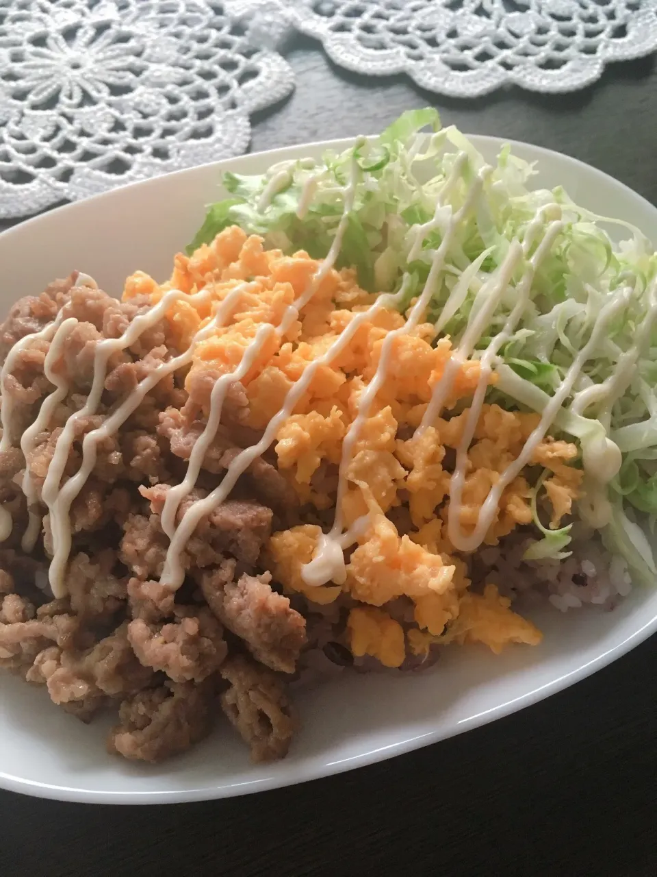 三色丼|しぃさん