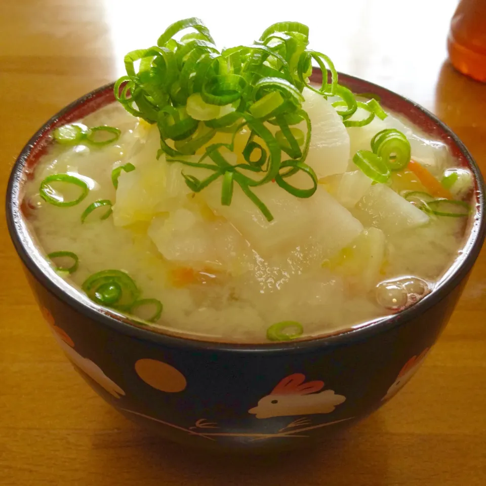 具沢山味噌汁🍀今日は良い天気でしたね。湿度も低く過ごし易い日和でございました😌🌸|まいりさん