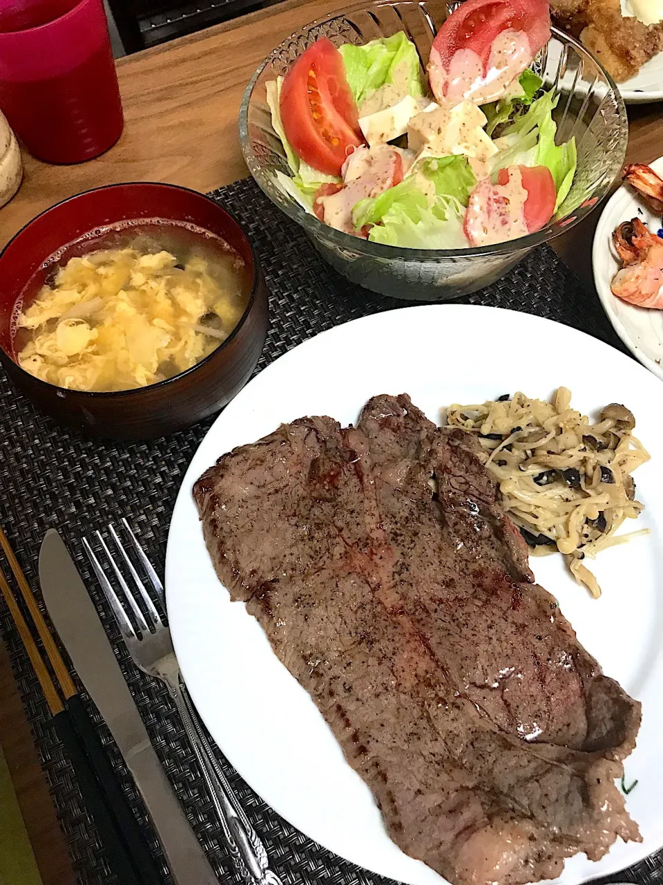 ステーキご飯＊海老の塩焼き＊海老お出汁のスープ＊豆腐サラダ＊|Aya.SanSun☺︎さん