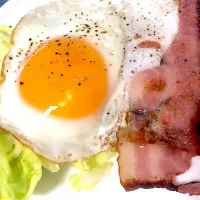 朝食の王様
目玉焼きベーコン|Mayuさん