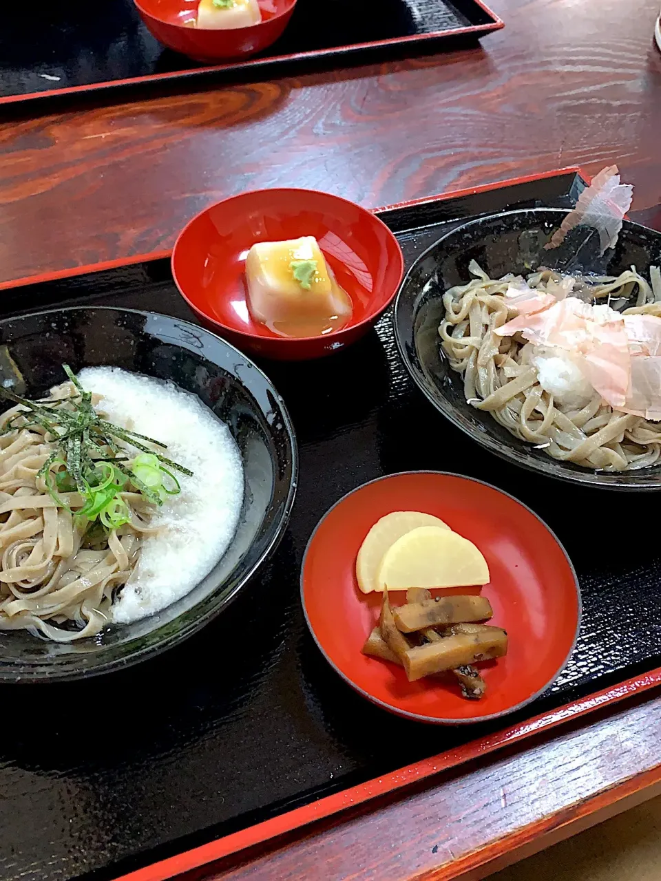 永平寺手打ちそば あぜ川
二色膳
冷やしとろろ蕎麦、おろし蕎麦
胡麻豆腐、お漬物|sakiさん