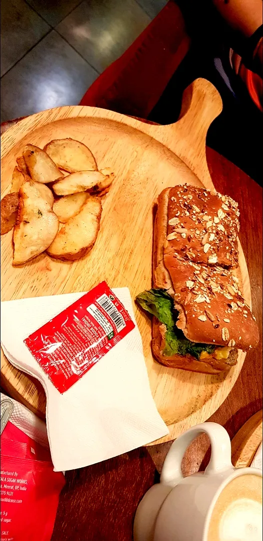 Tandoori paneer sandwich #cafecoffeeday|sakshiさん