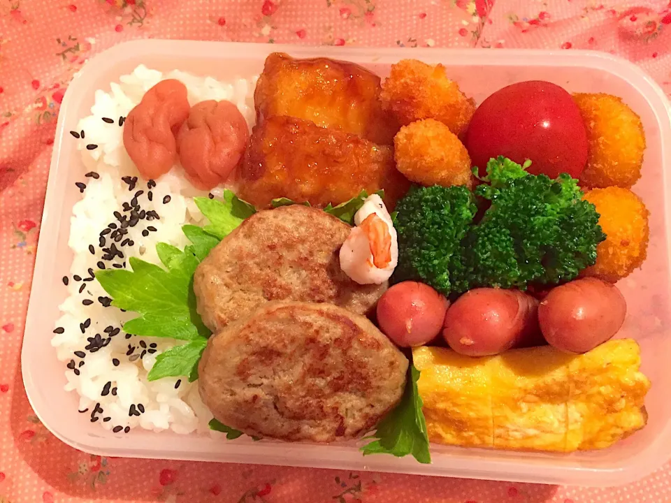 2019年5月5日
旦那さんのお弁当🍱👨‍✈️👨‍🔧👷🏻‍♂️🚊❤️💪🏼✌️🥰💞|Kodomo Cookingさん