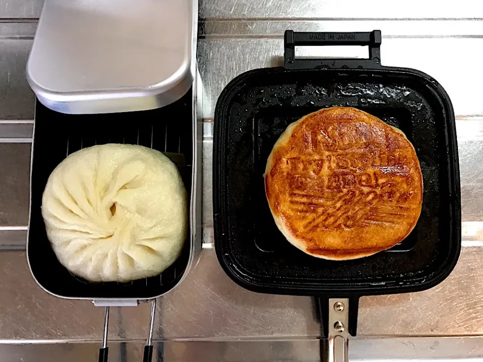 ホットサンドメーカーで豚まんぎゅーっ🐷❗️|友紀さん