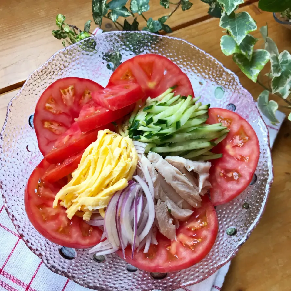 🎐冷やし中華、始めました🍅🥒|Hollyさん