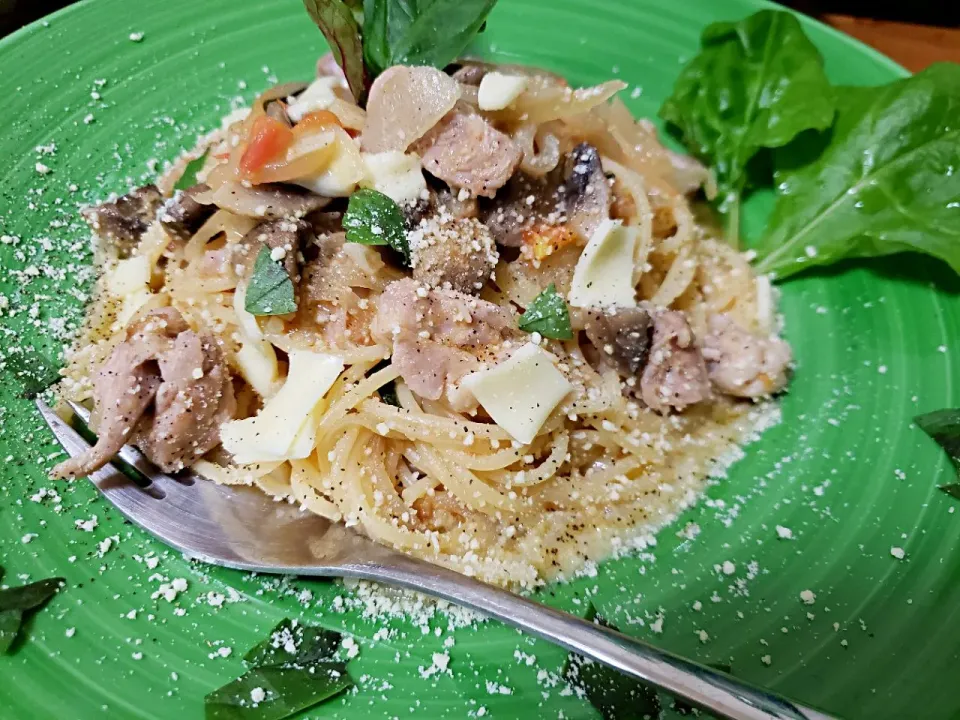 トマトとバジルとチキンのパスタ☆|けんさん