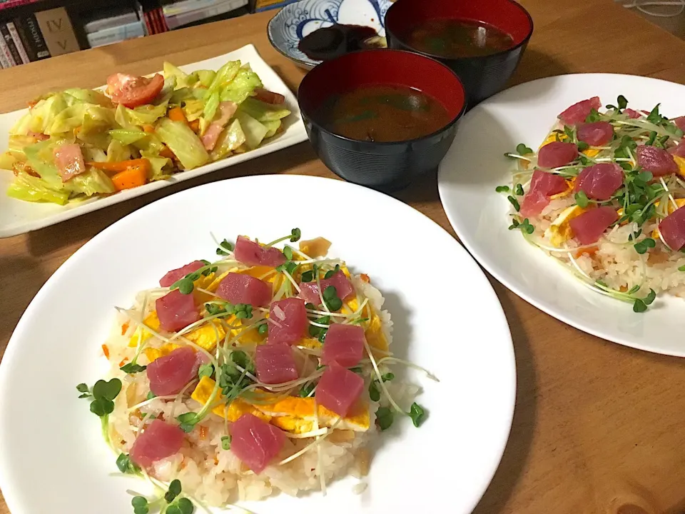 ちらし寿司と、残り野菜カレー炒めと、しじみほうれん草汁(*^◯^*)|かおちゃんさん